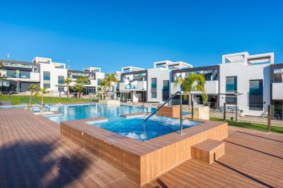 Stueetage lejlighed i Oasis Beach Punta Prima 9 Nº 035 on España Casas